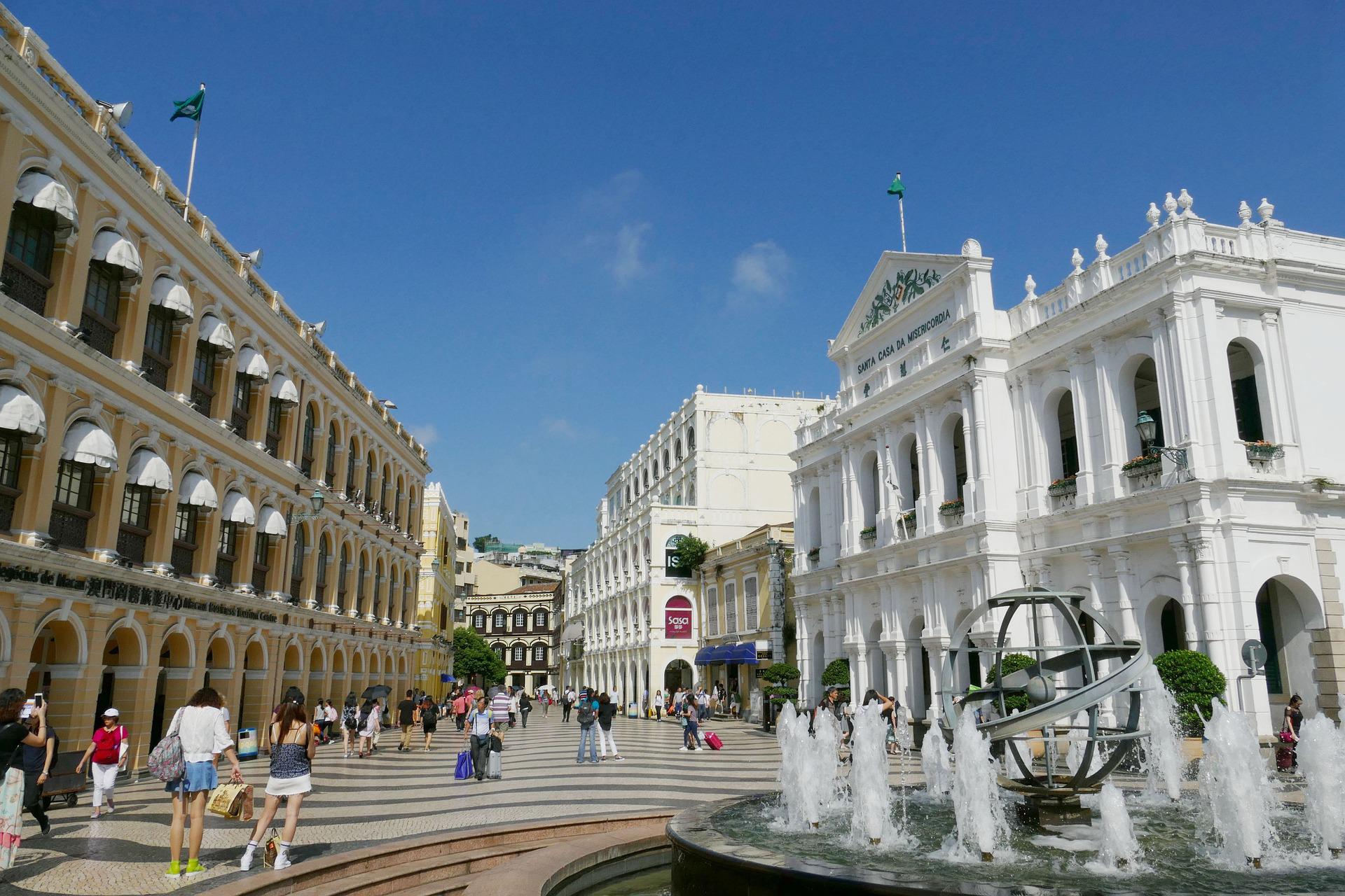 세나도 광장(Senado Square)
