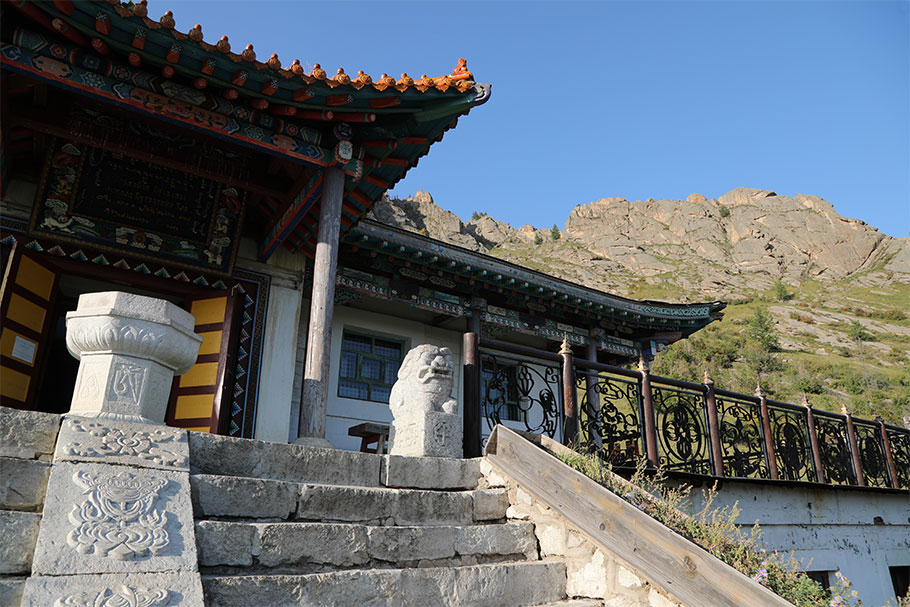 아리야발 사원